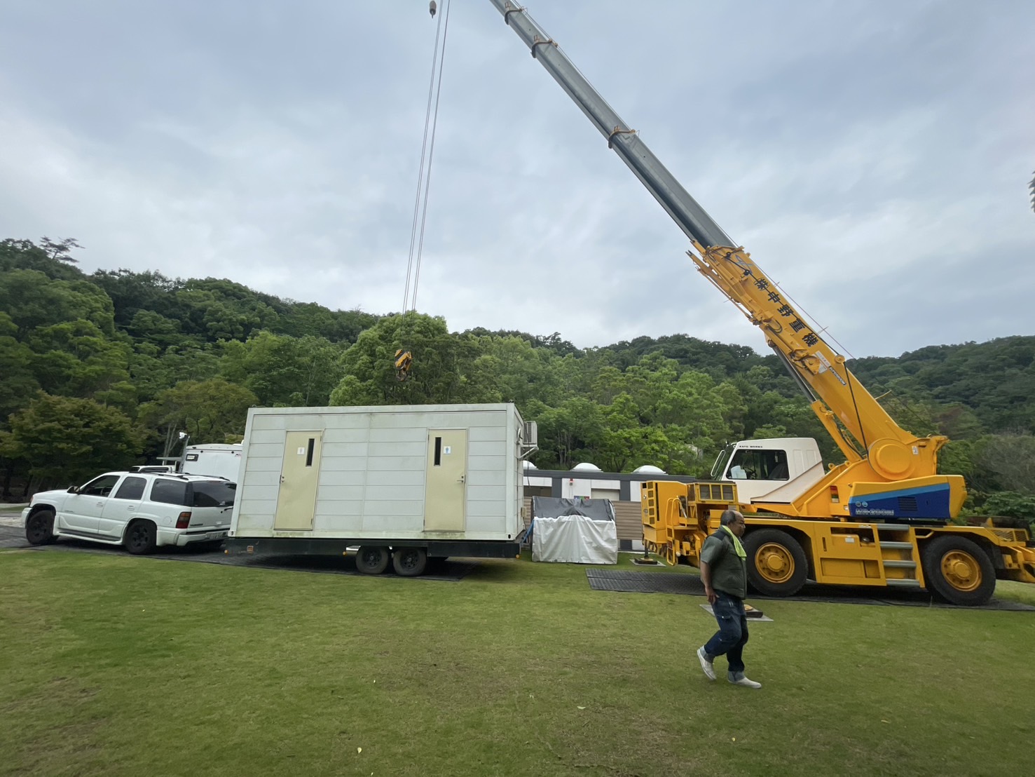 キャンピングトレーラーの移設・設置はR36にお任せください！